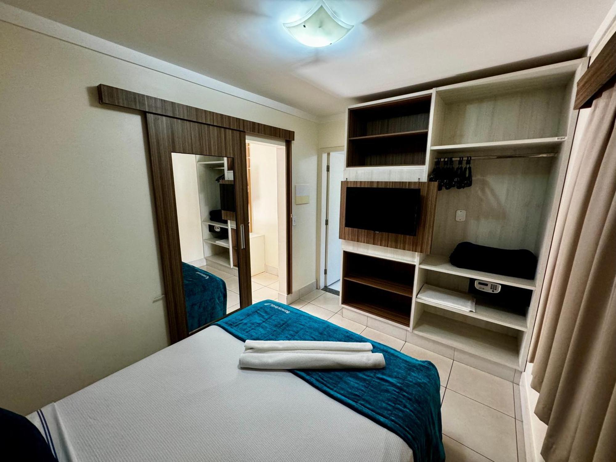 Di Roma Lacqua Caldas Novas Park 24H, Com Roupas De Cama E Banho Room photo